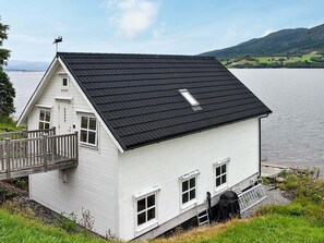Exterior - 6 Person Holiday Home in Vestnes (Vestnes)
