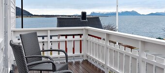 10 Person Holiday Home in Haramsøy