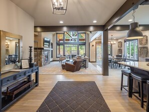Interior - Central Location w/ Suncadia Pool Access (Cle Elum)