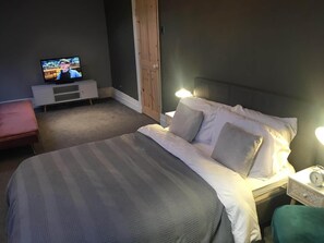 3 bedrooms, iron/ironing board, free WiFi, bed sheets - Albert Rd (Colne)