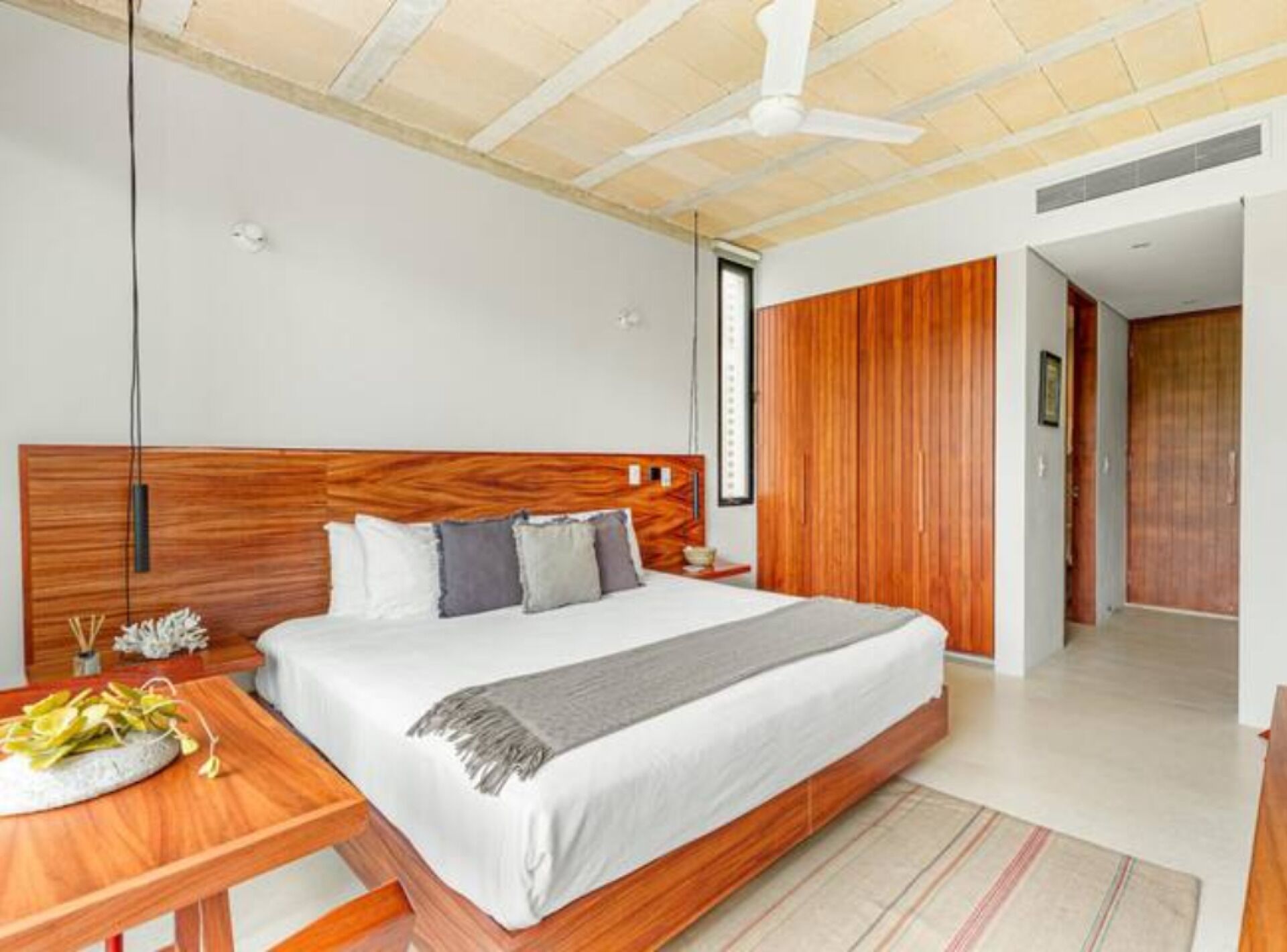 H6 · Lovely Loft With Pool