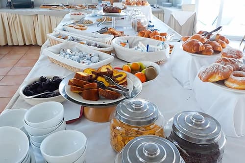 Tägliches inbegriffenes Frühstücksbuffet