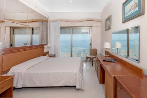 Standard-Dreibettzimmer, Balkon, Meerblick | Ausblick vom Zimmer