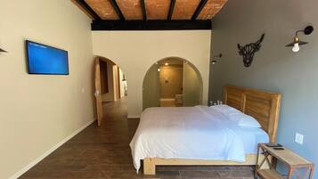 Decoración personalizada, muebles diferentes y cortinas blackout