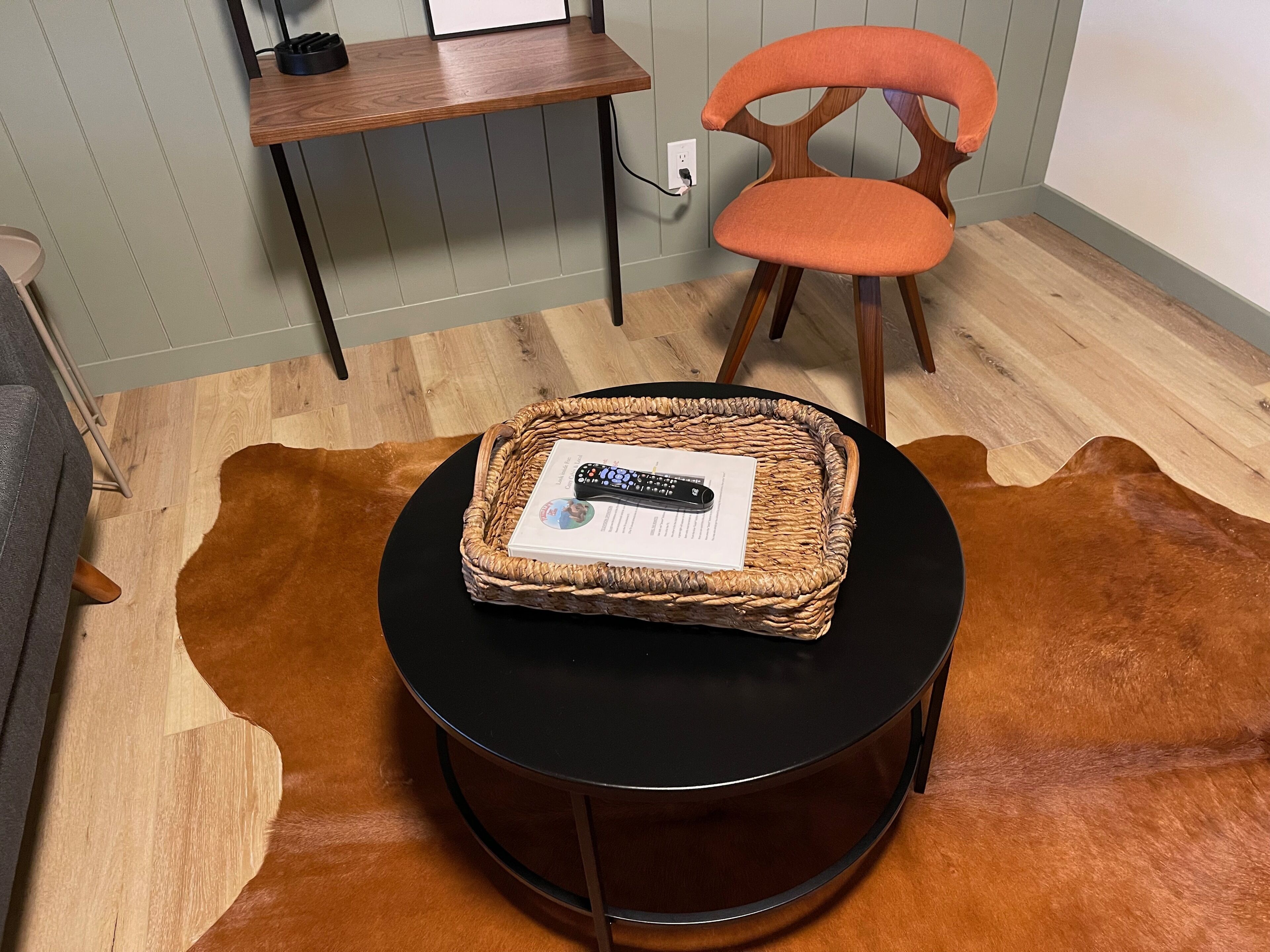 Cabin | Living area | 40-inch flat-screen TV with cable channels, TV