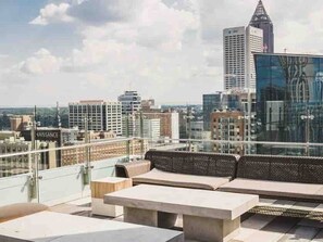 Property grounds - Spectacular views. Impeccable interiors. (Atlanta)