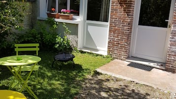 Gîte | Vue sur la cour