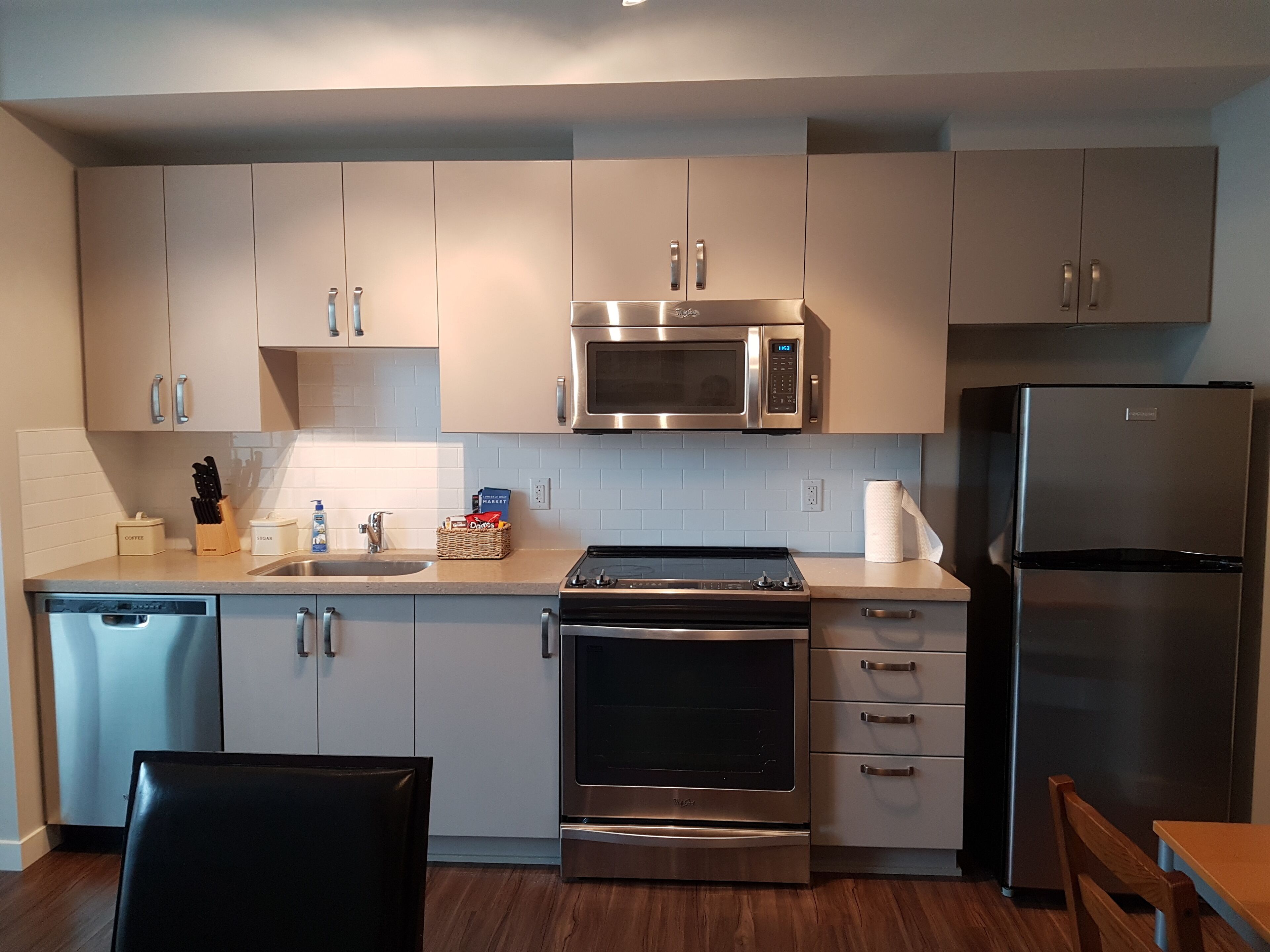 Executive Studio Lower Lonsdale