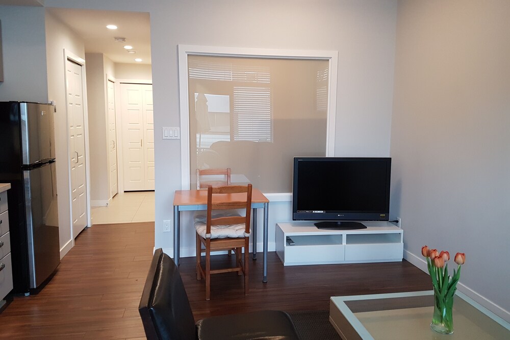 Executive Studio Lower Lonsdale
