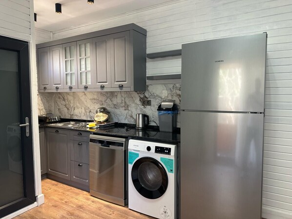 Cabane dans un arbre exclusive | Bureau, système d’insonorisation, accès au Wi-Fi (inclus)