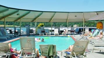 Seasonal outdoor pool, pool umbrellas, sun loungers