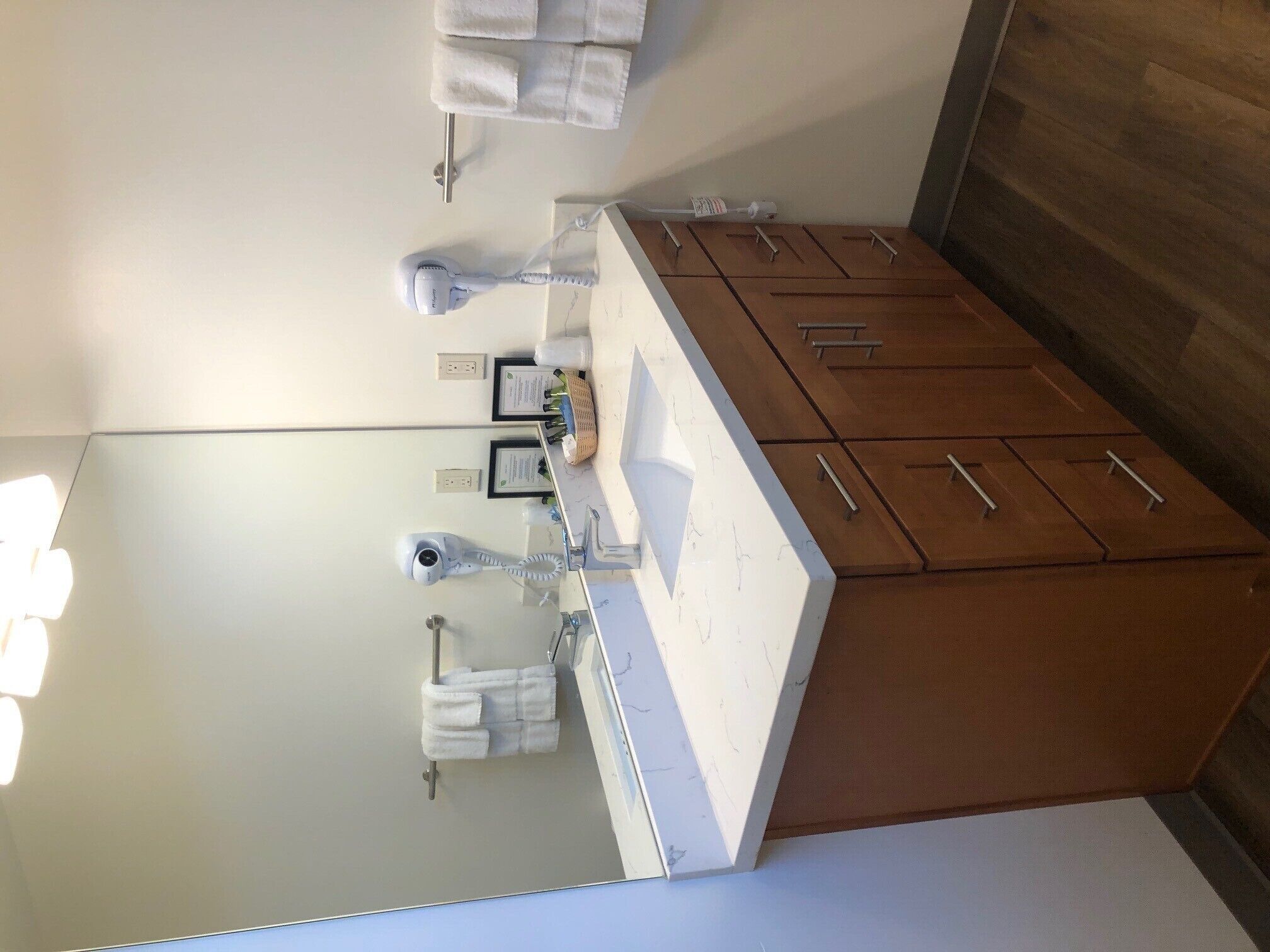 combined shower/bathtub, free toiletries, hair dryer, towels