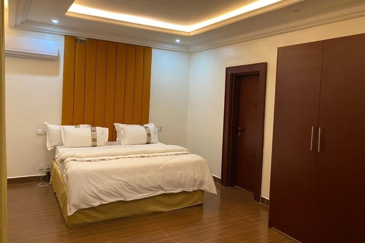 Executive-Zimmer | Minibar, Schreibtisch, Verdunkelungsvorhänge, Zustellbetten
