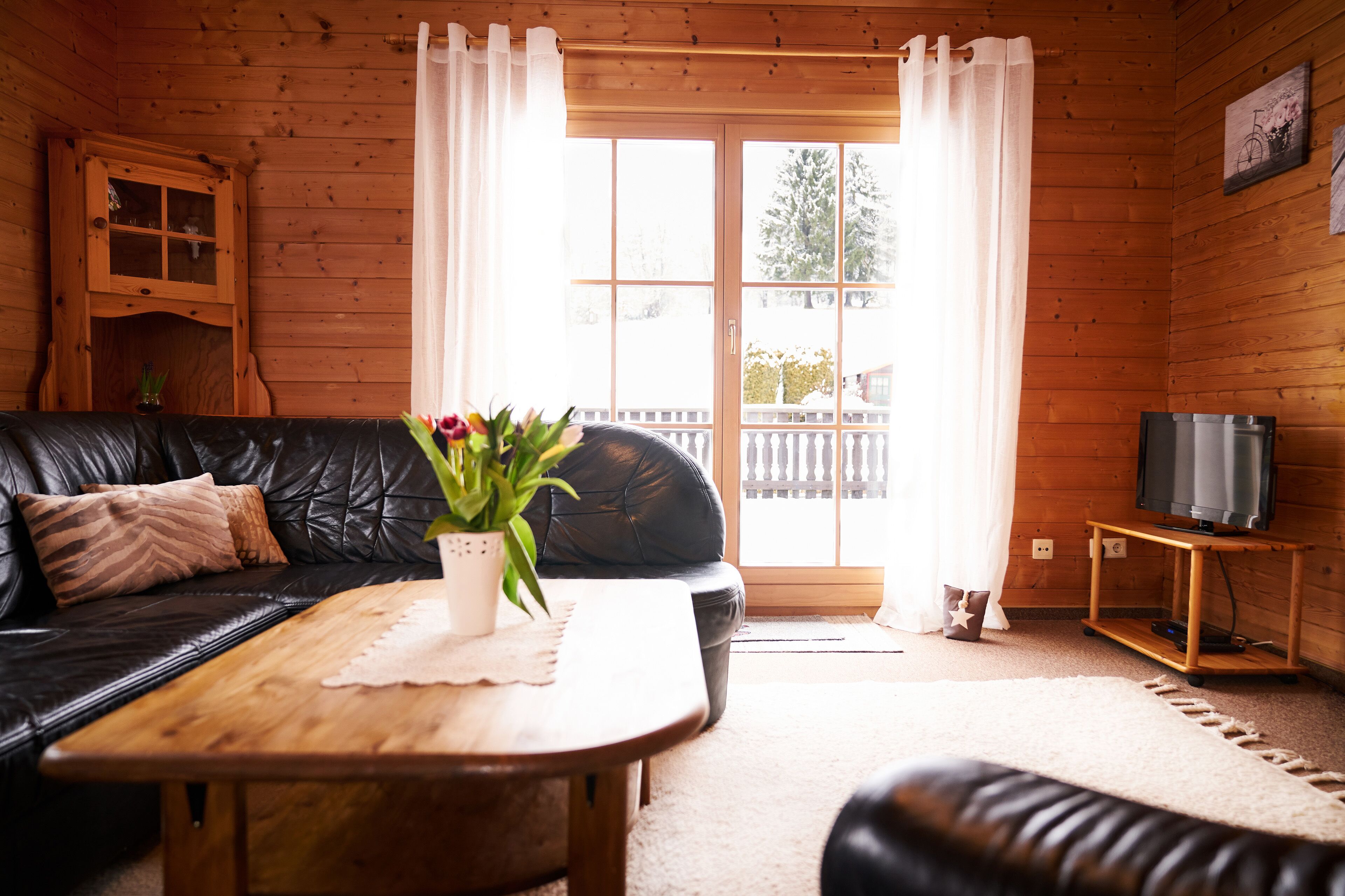 Log cabin flair in the midst of mountain meadows and forest, huge terrace and garden