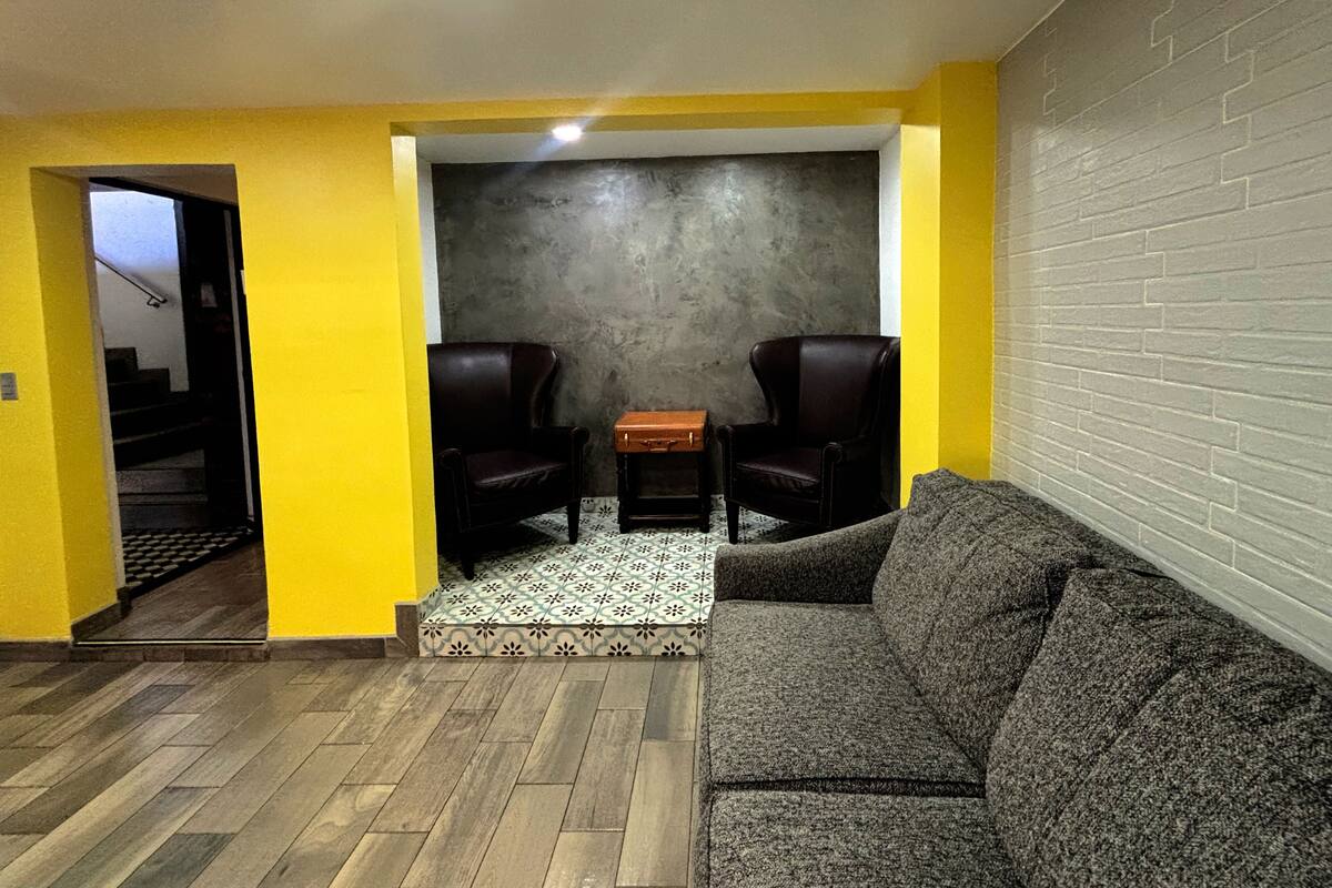 Cozy 2BR/1BA TJ Border Suites 01 | 熨斗/熨衫板、免費 Wi-Fi、床單