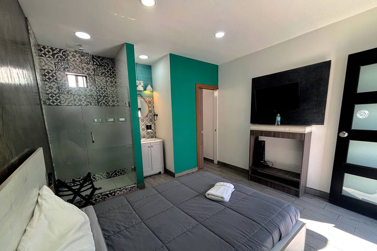 Full equipped BR Border Suites 09 | 熨斗/熨衫板、免費 Wi-Fi、床單
