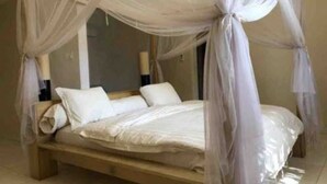 Deluxe Room | 5 bedrooms, desk, blackout drapes, rollaway beds (surcharge) - Auberge Philomene (Ngaparou)