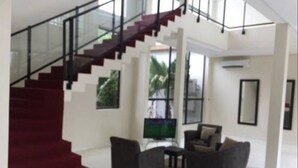 Lobby - Auberge Philomene (Ngaparou)