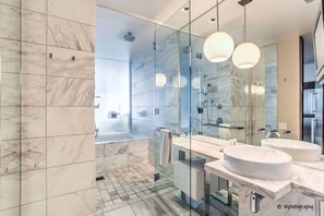 Hair dryer - Strip View! Luxurious Studio at Palms Place - 10 (Las Vegas)