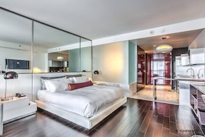 1 habitación, tabla de planchar con plancha, wifi y ropa de cama