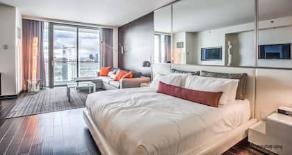 Strip View! Luxurious Studio at Palms Place - 10