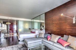 1 makuuhuone, työpöytä, silitysrauta/-lauta, Wi-Fi