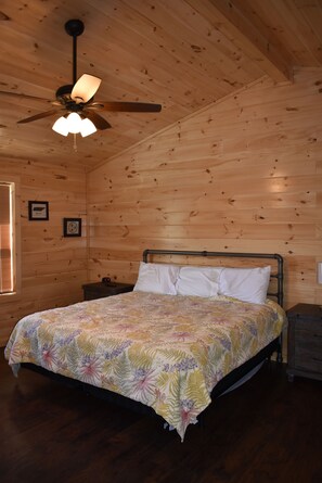 2 slaapkamers, een strijkplank/strijkijzer, reisbedje, gratis wifi