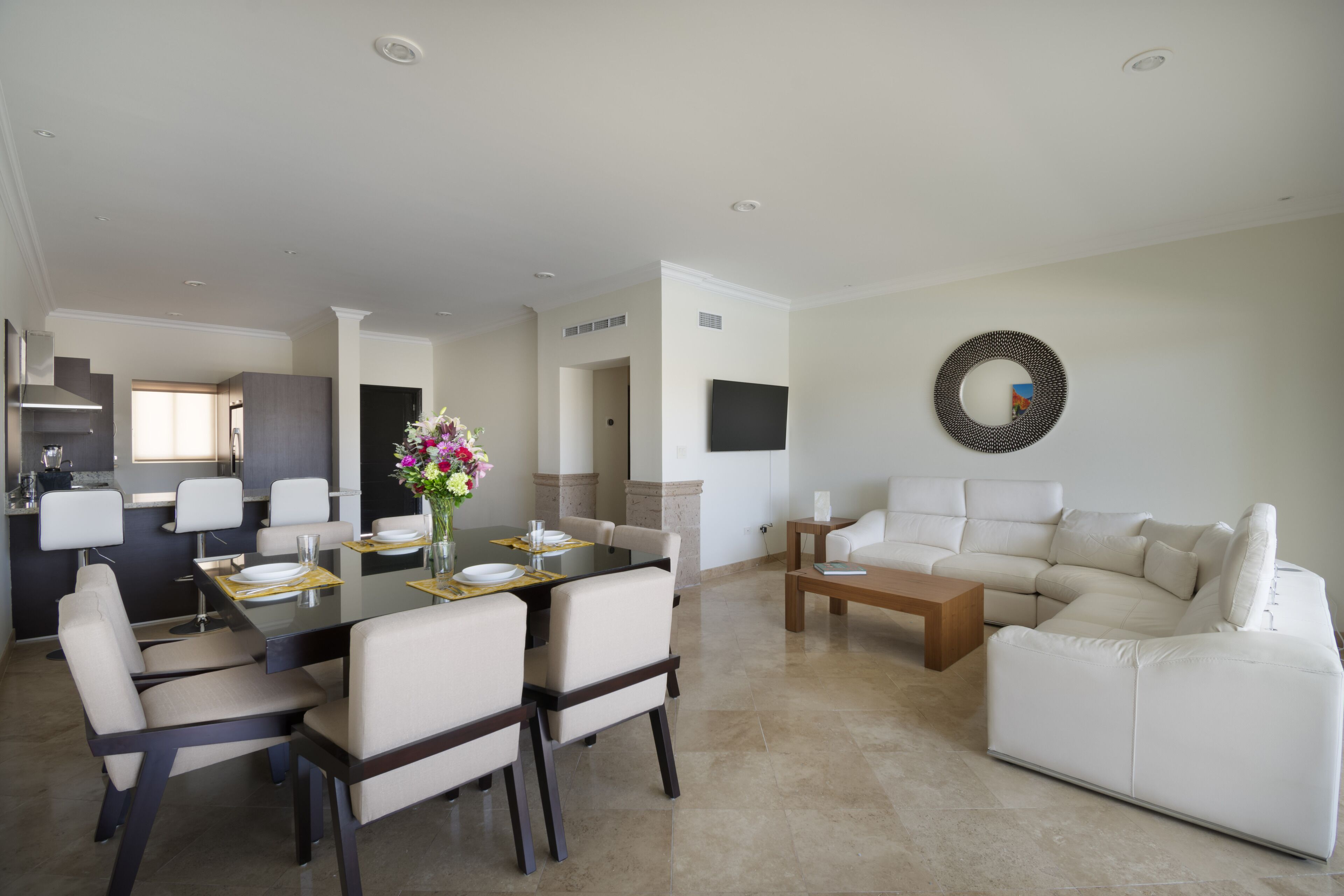 Cabo Village Luxury 2br/2ba walking distance beach