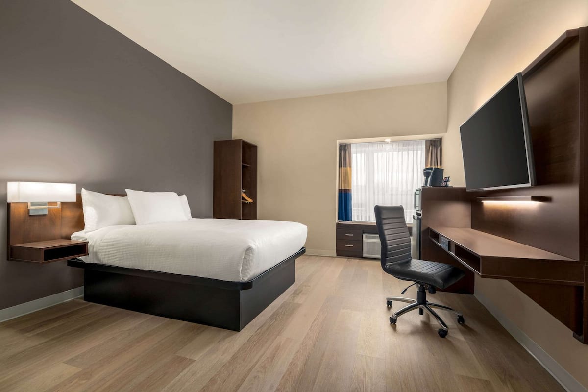 1 bedroom, desk, laptop workspace, blackout curtains