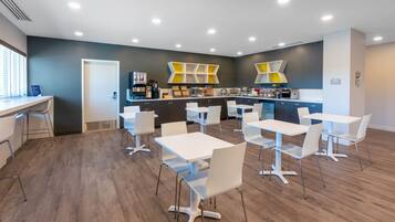 Tägliches inbegriffenes großes Frühstück