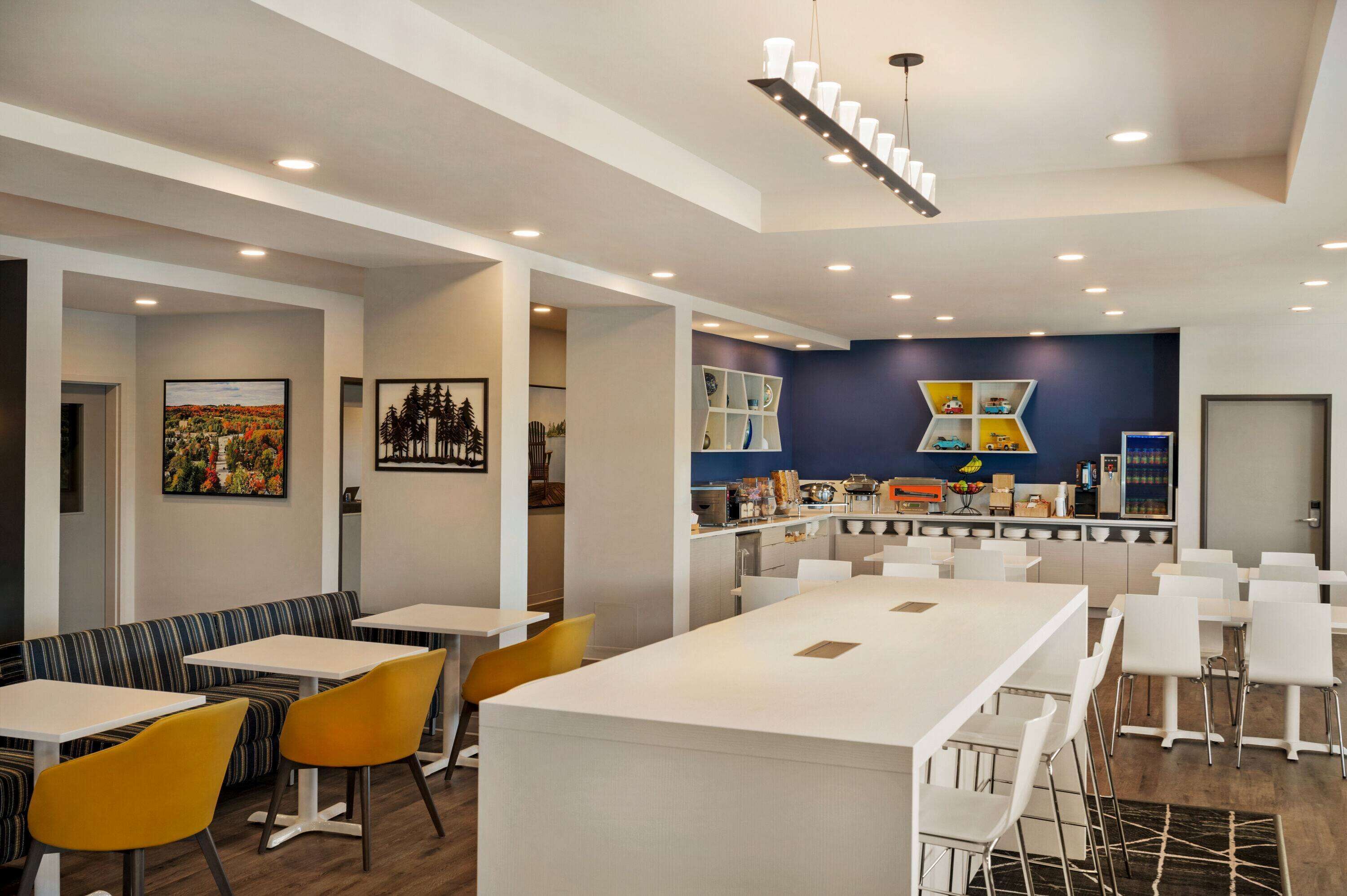 free daily full breakfast