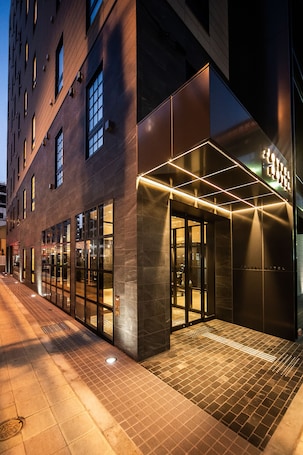 Property entrance. Joytel Hotel Osaka Shinsekai