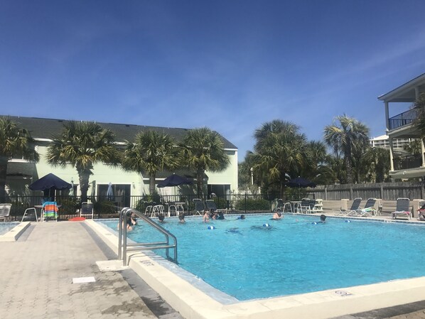 Ulkouima-allas, lämmitetty uima-allas