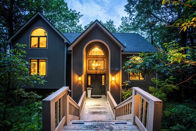 Newly Rebuilt Home - Hot Tub - Sauna - Sleeps 14