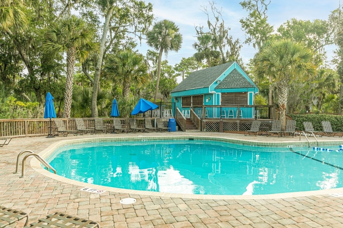 Indoor pool, 2 outdoor pools