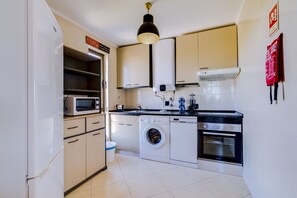 Fridge, microwave, oven, dishwasher