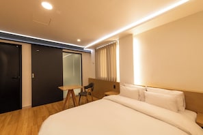 Quarto casal empresarial | Individualmente decorados, individualmente mobiliados, cortinas blackout