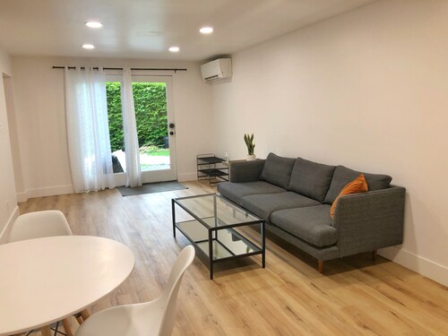 Spacious Maple Leaf Guest Suite