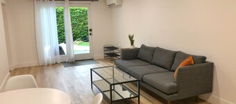 Spacious Maple Leaf Guest Suite