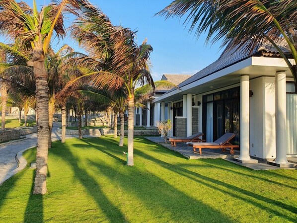 Bungalow, Sea View | Garden view - Starlight Villa Beach Resort & Spa (Ham Thuan Nam)