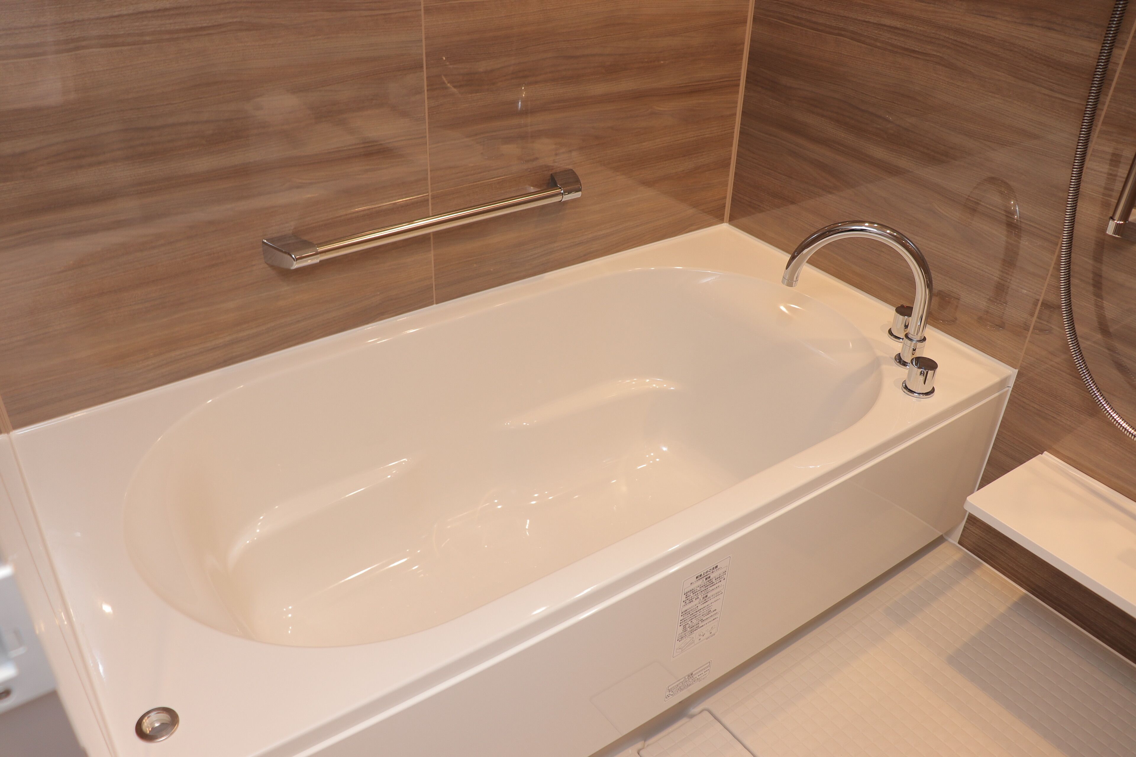 separate bathtub and shower, free toiletries, hair dryer, bathrobes