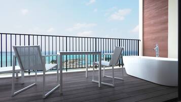 Premier Ocean Suite with Open Air-bath Non Smoking | Down duvets, in-room safe, blackout curtains, soundproofing