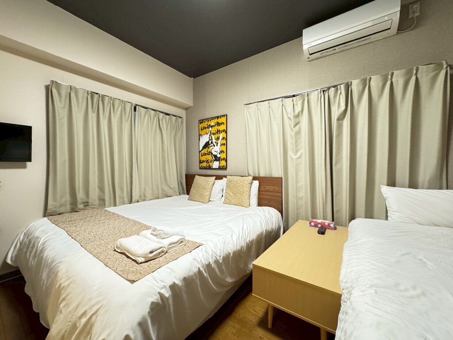 Standard Double or Twin Room, Multiple Beds, Non Smoking | Bathroom