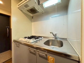 Standard Double or Twin Room, Multiple Beds, Non Smoking | Private kitchen | Fridge, microwave, stovetop, electric kettle - Sakura Sands Hotel (Osaka)