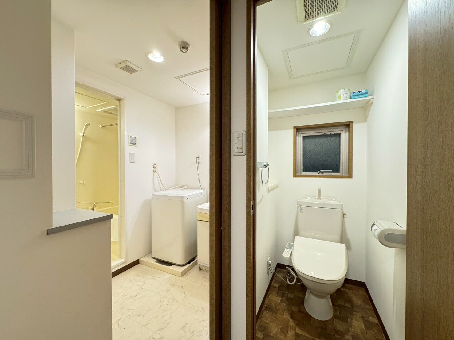 Standard Triple Room, 3 Twin Beds, Non Smoking | Bathroom | Combined shower/tub, hair dryer, slippers, bidet