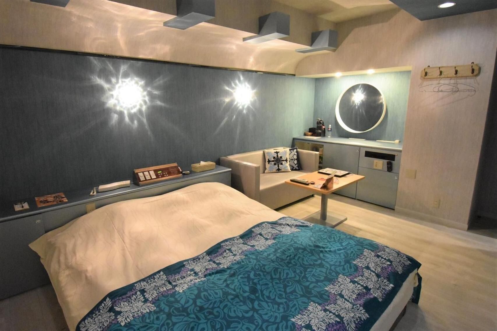 Soundproofing, free WiFi