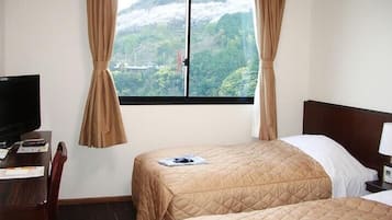 Desk, soundproofing, iron/ironing board, free WiFi