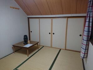 Japanese Style Room for 2 Guests, KAEDE | Desk, free WiFi - Fresh-Air-Inn (Teshikaga)