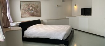 Lake&Forest Flower Villa Hotel