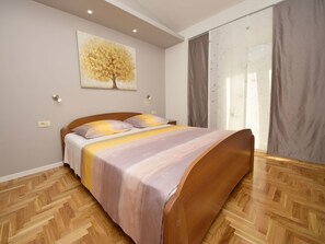 2 bedrooms, free WiFi - Lovely apartment for 4 people with WIFI, A/C, pool, TV and terrace (Solin)
